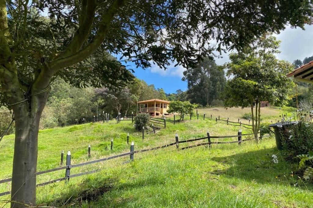 Un Refugio En Las Montanas De Tabio Villa Bagian luar foto