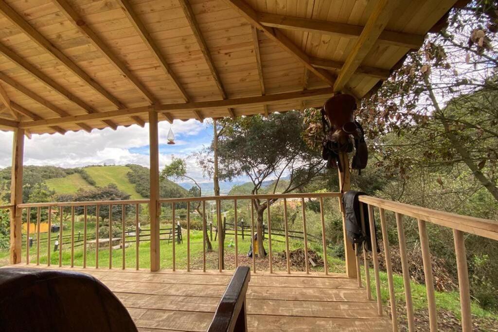 Un Refugio En Las Montanas De Tabio Villa Bagian luar foto