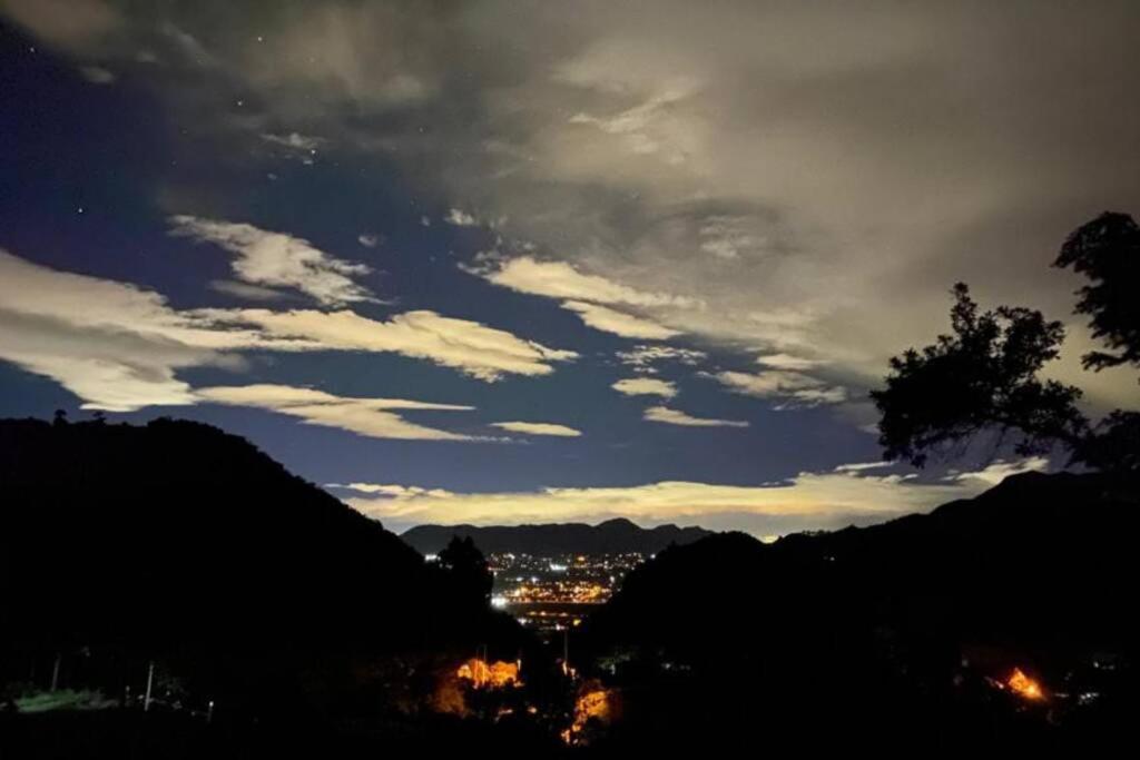 Un Refugio En Las Montanas De Tabio Villa Bagian luar foto